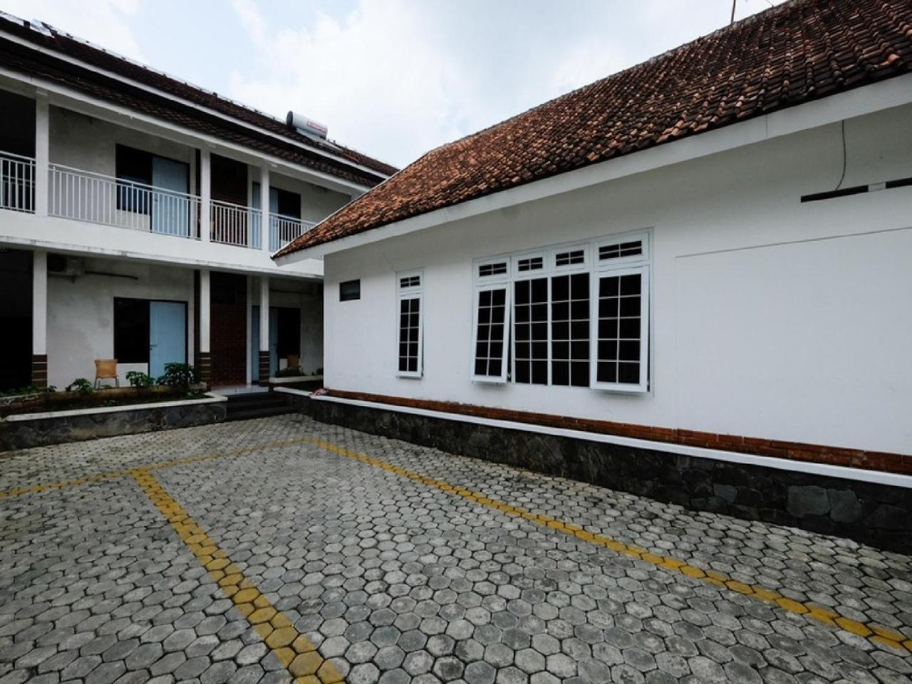 Reddoorz Near Moro Mall Purwokerto Eksteriør bilde